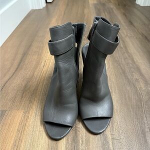Vince - Gray Leather Ankle Boots